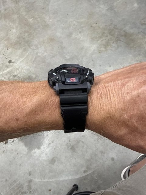 Foto de Dana con su reloj
