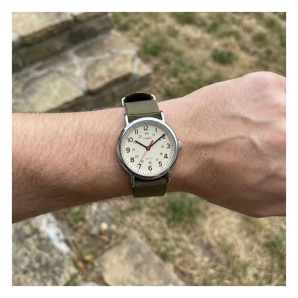 Timex Weekender 38 mm, correa de tela verde (T2N651), foto del producto